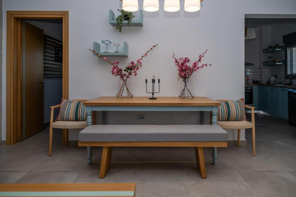 Villa Akalli dining table seating 6 guests near fully equipped kitchen